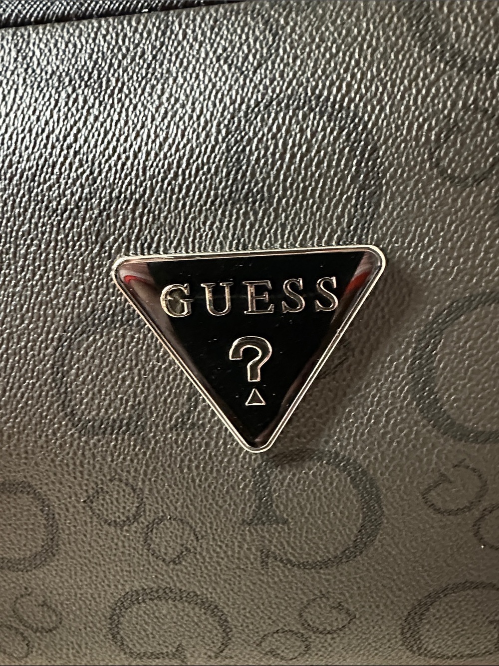 GUESS Black Logo-Print Toiletry Pouch with Heart Charm - Picture 5 of 13